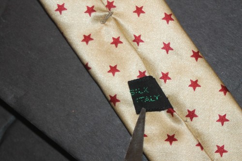 Bottega Veneta Tie Golden Yellow with Red Stars , Made in Italy - 第 7/7 張圖片