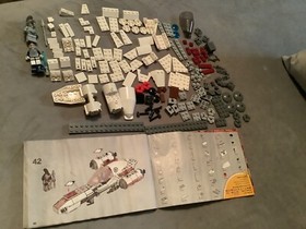 ** LEGO 8085 STAR WARS FREECO SPEEDER w Box, Manual & Minifigs Missing 2 Pieces