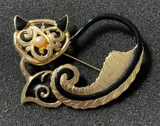 VTG Gold Black Cat Brooch Pearly Nose Enamel Cool Cat Pin w/ Feather Tail