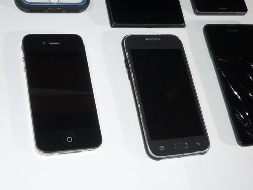 Lotto lavoro 6 cellulari non testati Samsung Sony ecc. - Foto 5 di 10