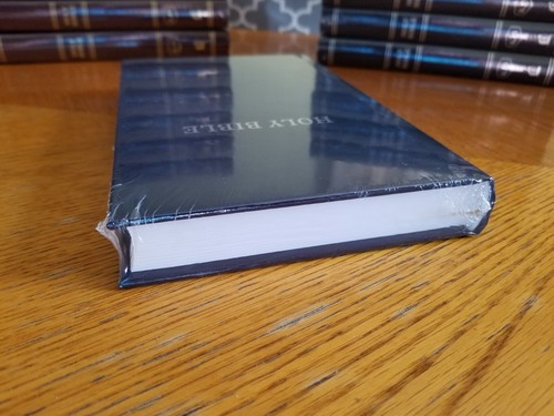 Pew Holy Bible Navy Blue KJV King James Version - Picture 6 of 6