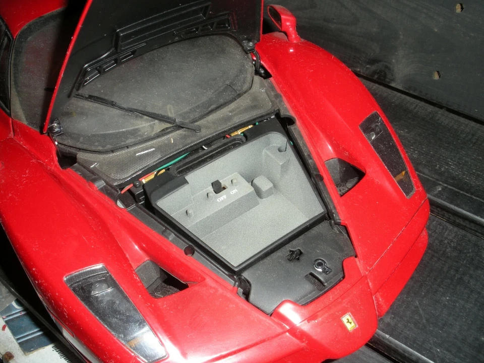 Ferrari Enzo 1/10 - Immagine 2 di 4
