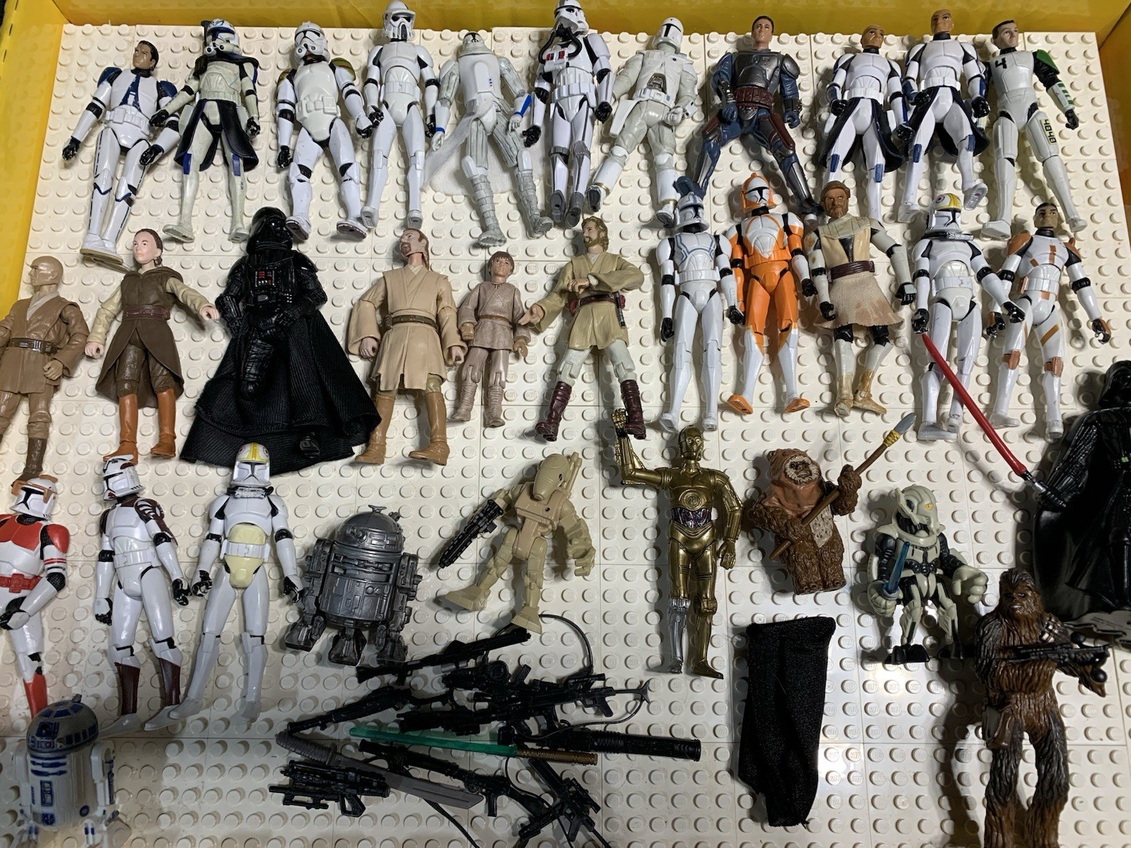 Mixed Lot Hasbro Star Wars Toy 33 Action Figures + Weapons & Accessories