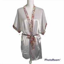 Vintage Circa 2000 Size M Silky Floral White Short Robe Cottagecore