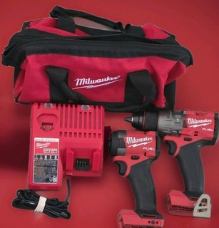Milwaukee M18 FUEL 18V 2 Tool Combo Kit