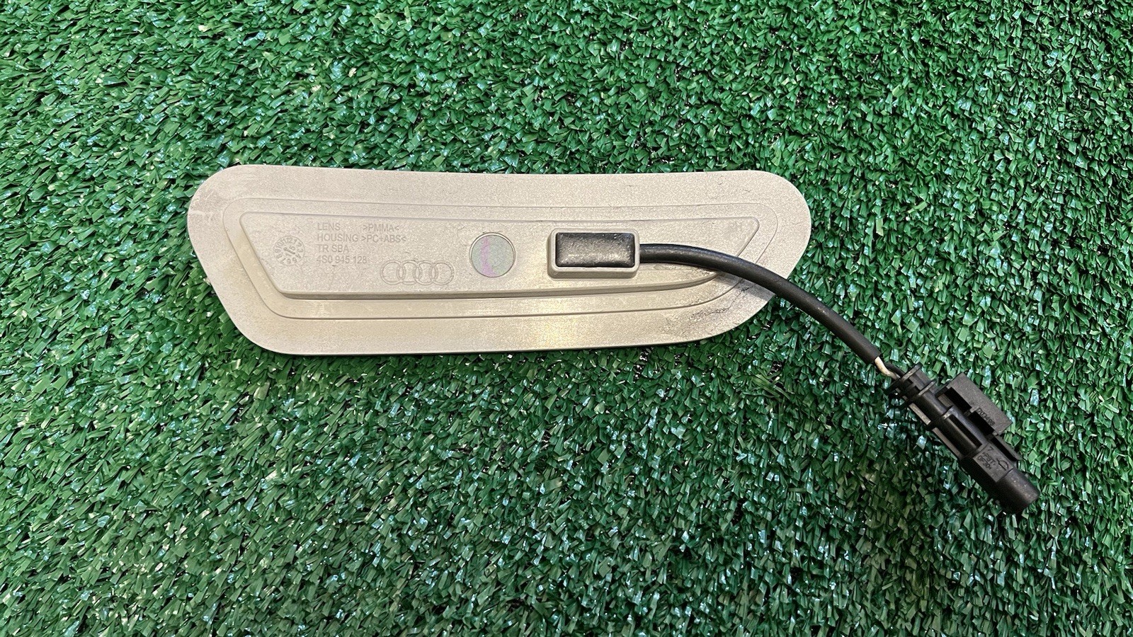 AUDI R8 REAR LEFT BUMPER SIDE MARKER LIGHT – OEM 4S0 945 128
