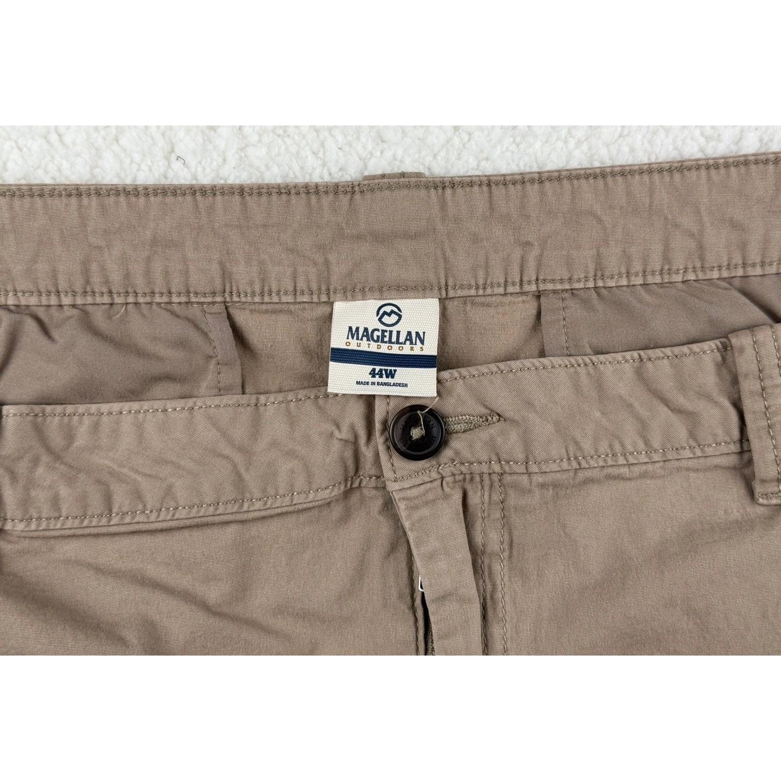 Magellan Outdoors Mens Khaki Hiking Shorts Size 44W Tan Utility Cargo Fishing