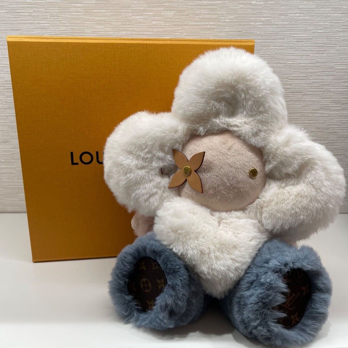 LOUIS VUITTON - ルイヴィトン LOUIS VUITTON ドゥドゥ・ヴィヴィエンヌ GI0445 ファー 人形 インテリア オブジェ ぬいぐるみ ブラッシュドシャイニーカーフレザー ホワイト 未使用 楽天市場】LOUIS VUITTON ルイヴィトン GI0445 ファー ドゥドゥ
