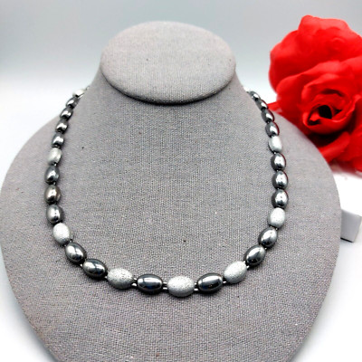 Beautiful Signed Napier Light and Dark Gray Oval Beads 20'' Dark Gray Chain