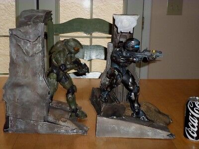 Halo 5 Guardians Limited Collector's Edition Master Chief & Spartan Locke  Statue