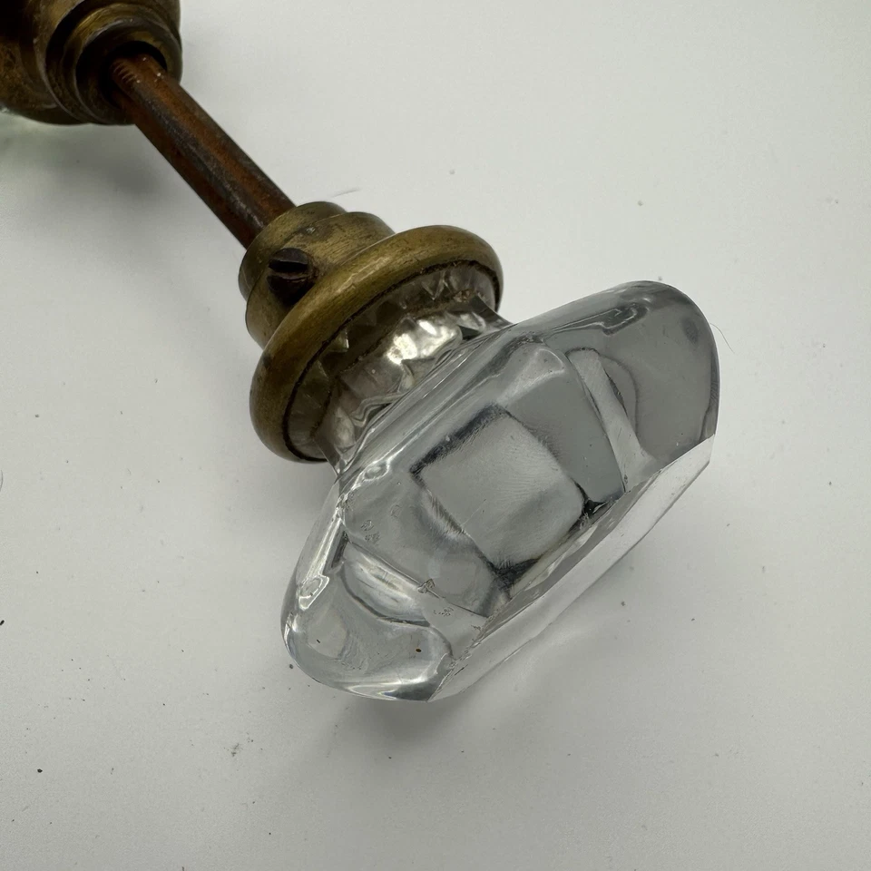 Perillas de puerta antiguas vintage de latón de vidrio transparente 8 puntos husillo octágono herrajes Foto 4 de 4