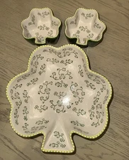 Temptations Shamrock Green Floral Lace 1.75 qt. Casserole Dish & Cooling Rack