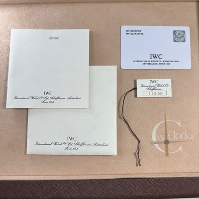 IWC Uhrendokumente: Garantie, Heft und Nummernschild.