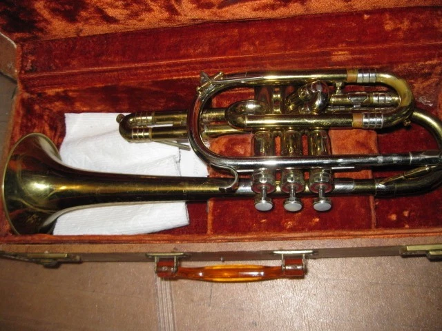 Corneta Getzen 80 Deluxe con tubo de plomo plateado. ¡Gran jugador! Foto 2 de 4