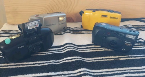 Lotto fotocamera 35mm vintage non testata Kodak Fujifilm Panorama 4 pezzi - Foto 1 di 9