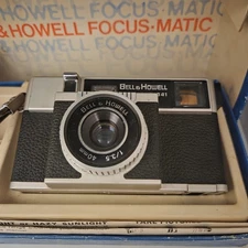 VTG 1969 BELL & HOWELL Autoload 341 Focus Matic Camera - Wrist Strap & Box 