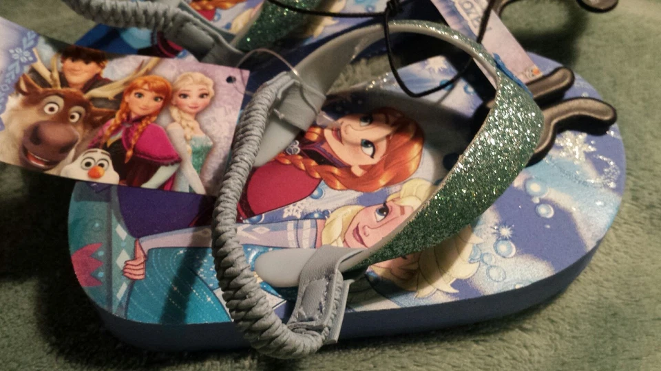 NWOB Disney Frozen Girls Size SMALL Flip Flop Sandals Elastic Back Strap - Image 2 of 2