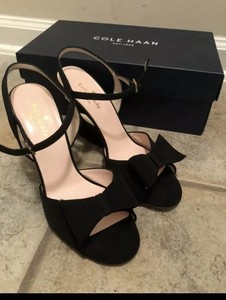 bow sandals black