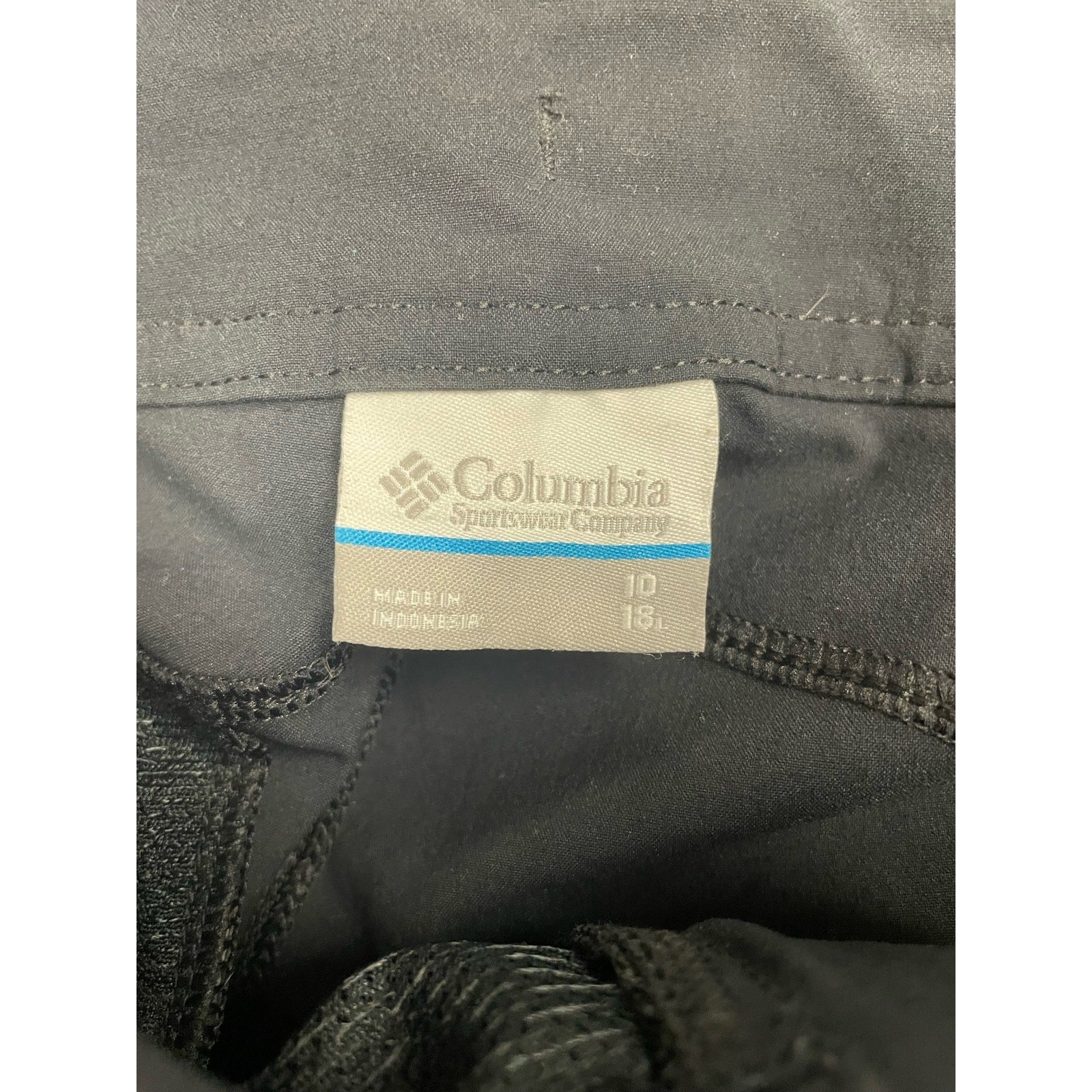 Columbia solid black cropped drawstring hiking pa… - image 4