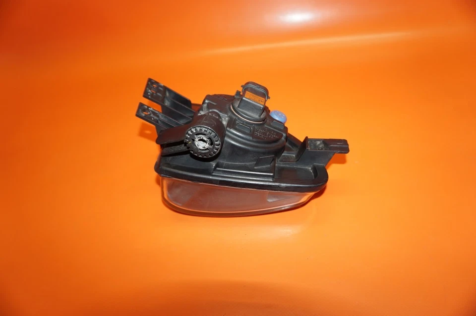 Faro antiniebla pasajero derecho bmw 528 2011 2012 2013 535 f10 6317 7216886 oem Foto 4 de 4