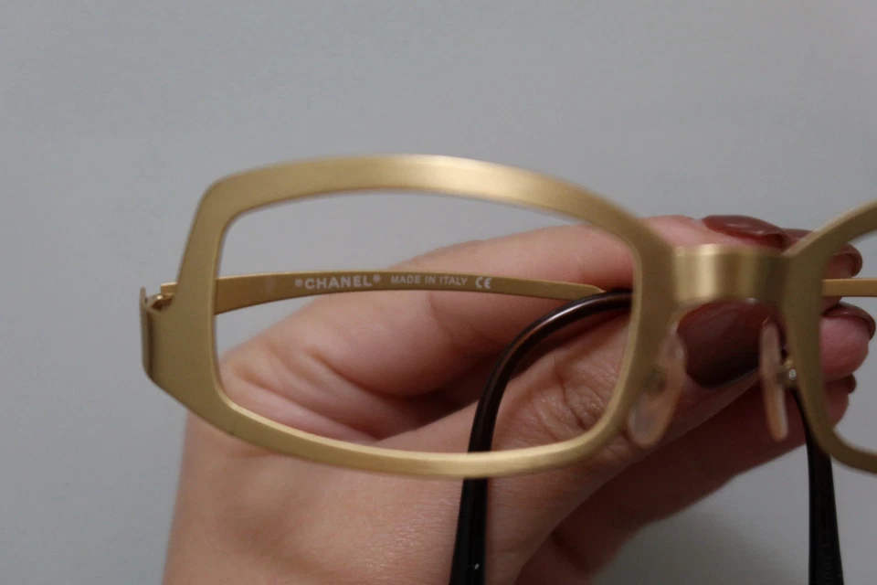 Monturas doradas Chanel 4022 — Gafas de lujo vintage — ópticas o listas para gafas de sol Foto 2 de 4