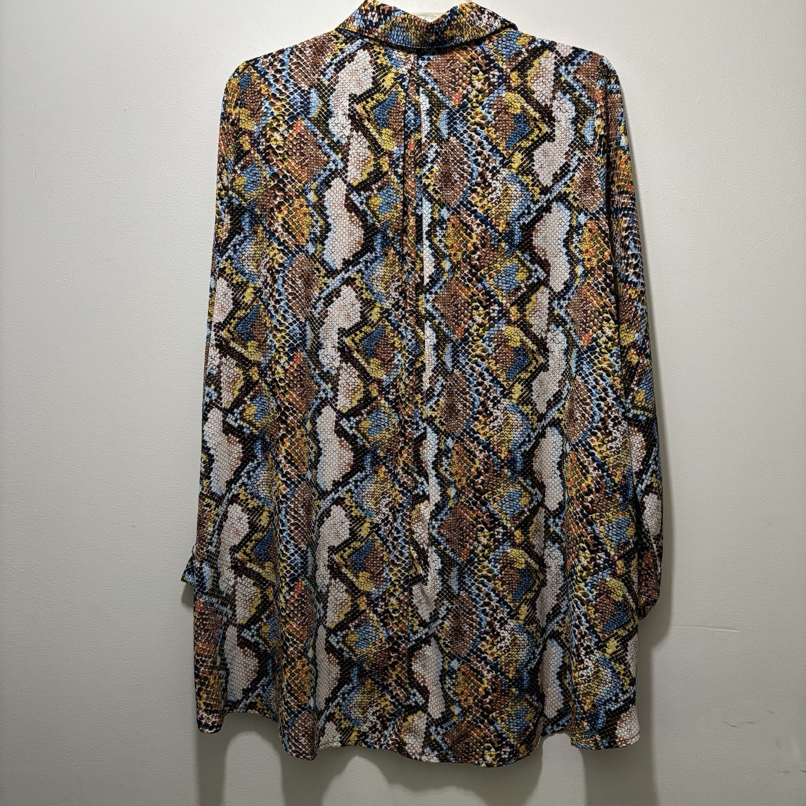 Insight Glam Python Print Button Up Tunic Top Siz… - image 3