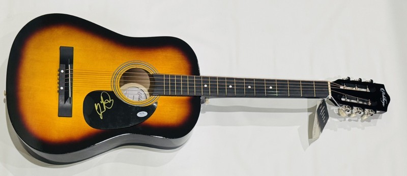 BRAD PAISLEY SIGNED 38 INCH SUNBURST ACOUSTIC GUITAR COUNTRY STAR PSA COA