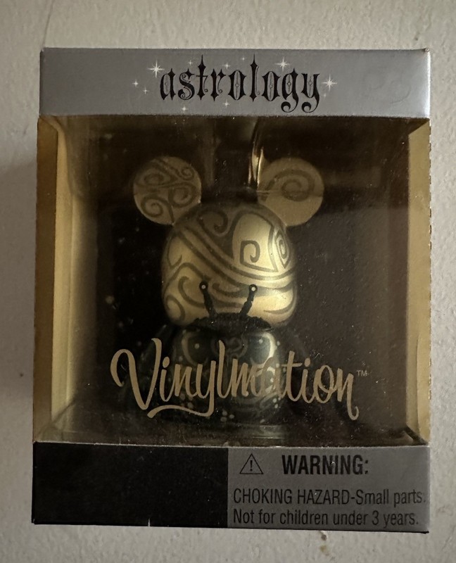 DISNEY PARKS VINYLMATION 3” ASTROLOGY SERIES CANCER New In Box