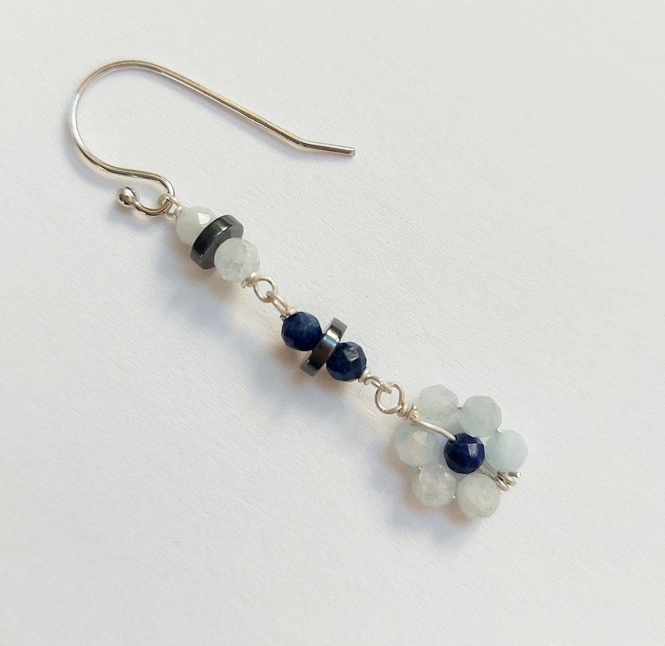 Orecchini in argento 925 con fiori di acquamarina e lapislazzuli ed ematite - Immagine 3 di 4