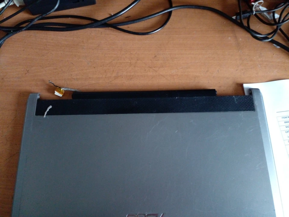 ASUS Coperchio Argento, Specifiche IN Descrizione (204) - Immagine 2 di 4