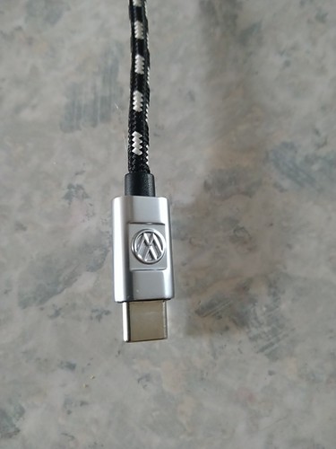 Genuine VW Volkswagen USB to Apple iPhone Lightning Cable 30cm - Picture 3 of 4