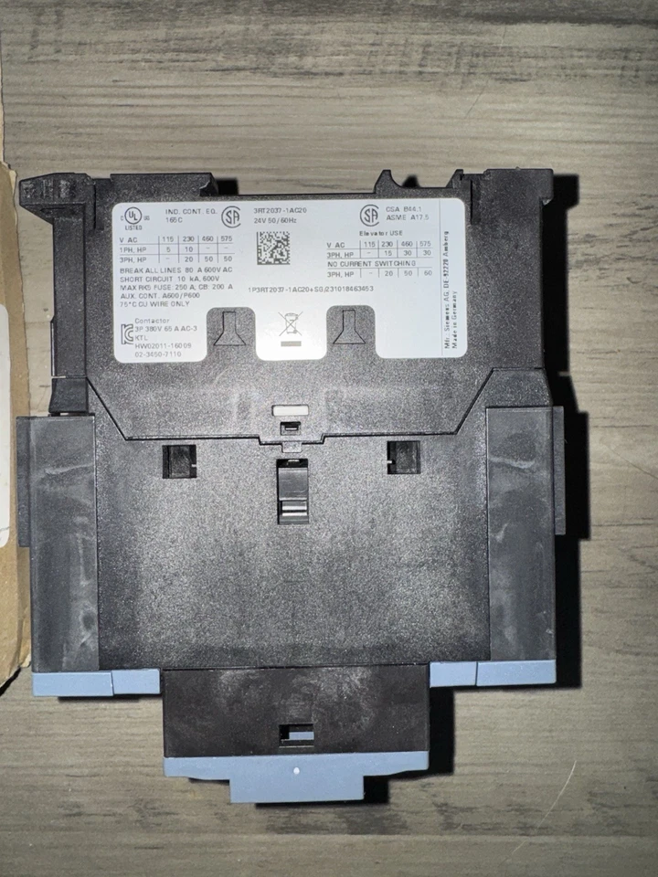 Siemens 3RT2037-1AC20 3 pole contactor - 65 AMP - 24 volt - 1 N.O./1 N.C. aux - Image 3 of 3