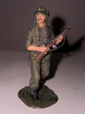 U.S. Marine Green Winter Dress 10026 W. Britain's Toy Soldier Model Figure NIB