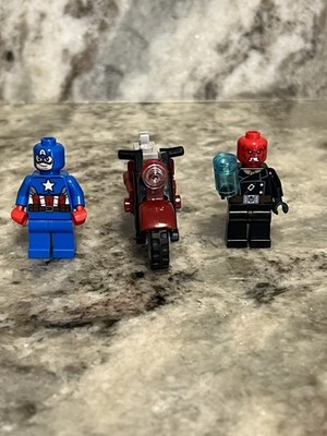 LEGO MARVEL Mini-fig Captain America (with bike) & red skull From Set 76017