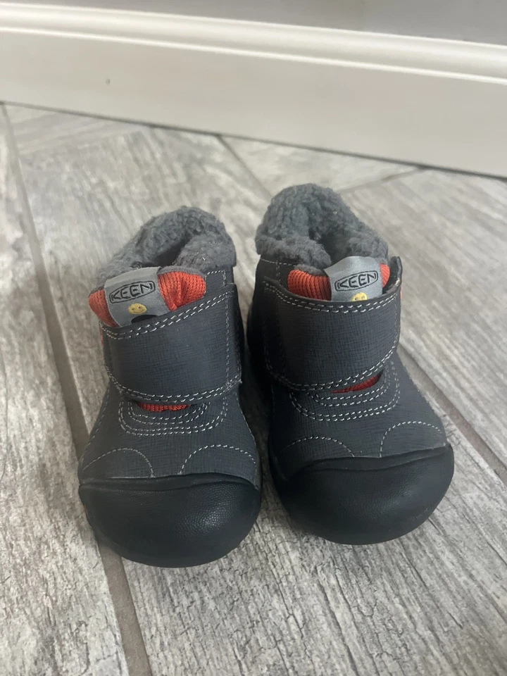 Bota/zapato de invierno impermeable Keen Kids Kootenay TALLA 4 niño pequeño Foto 4 de 4