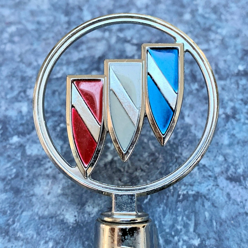 1980s-1990s Buick Tri-Shield HOOD ORNAMENT 2" Topper w/BASE 26600208 VG Cond.