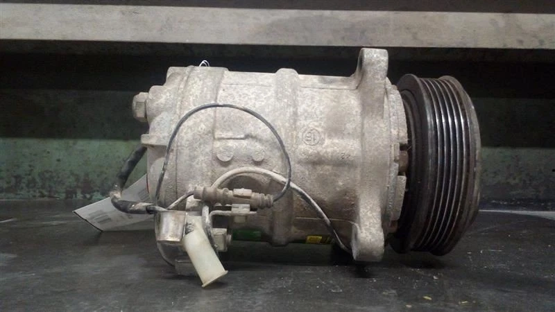 Compresor embrague CA 93-97 VOLVO 850 8476856 Foto 2 de 4