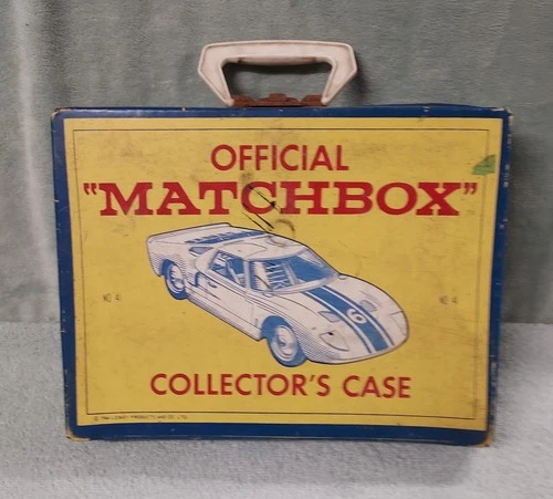 Vintage Lesney MATCHBOX Official Collectors Case #41 with 35 Vehicles