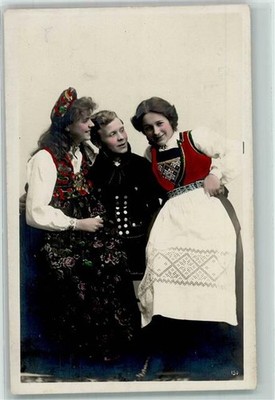 39150649 - Frauen und Mann Nationalserie Nr. 2150 Eneret Mittet AK Trachten