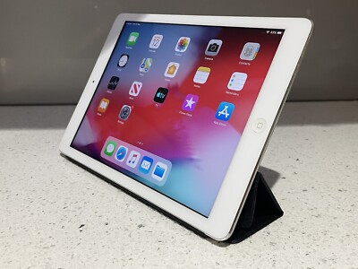 Apple iPad Air 1st Gen. 64GB, 9.7in, WiFi + Cellular, Silver +Smart Screen Cover