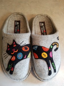 haflinger sassy cat slippers