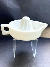 Vintage Sunkist White Milk Glass Manual Citrus Juicer Orange Lemon Lime Reamer 
