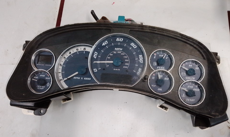 2002 Cadillac Escalade Instrument Speedometer Cluster MPH OEM 15073350