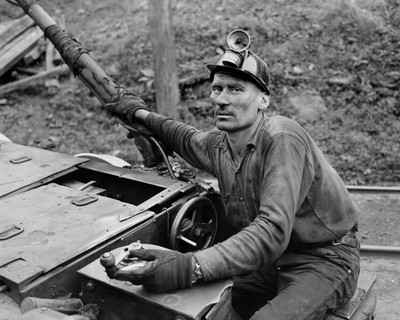 Motorman P V & K Coal Co. Clover Gap  No. 1 Mine 1946 Lejunior KY 8x10 photo