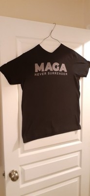 MAGA Never Surrender Black TShirt XL Trump 2024 Presidental Election