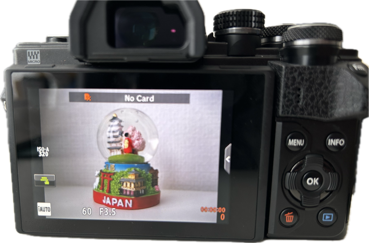 Read [Near MINT++] Olympus OM-D E-M10 Mark II 16.1MP 14-42mm 40