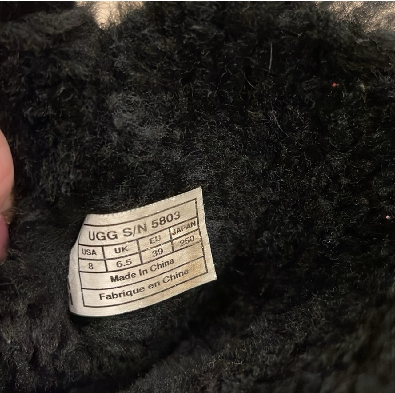 UGG Bailey Button Size 8 BLACK - image 5