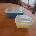 Vintage Pyrex 501 & 502 Refrigerator Dish pair with ribbed lids - Excellent