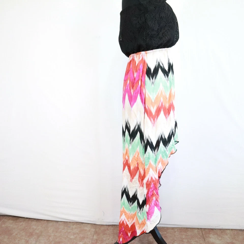 Vestido Trixxi Para Mujer Pequeño Alto-Bajo Maxi Fiesta Informal Colorido Chevron Sin Mangas Foto 3 de 4