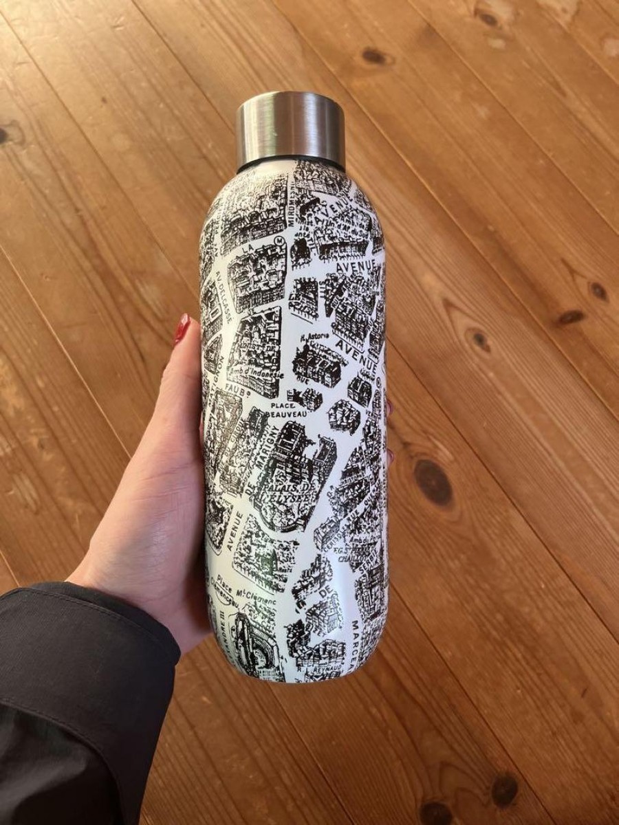 Dior Spring/Summer 2023 Collection Water Bottle Plan de Paris 17